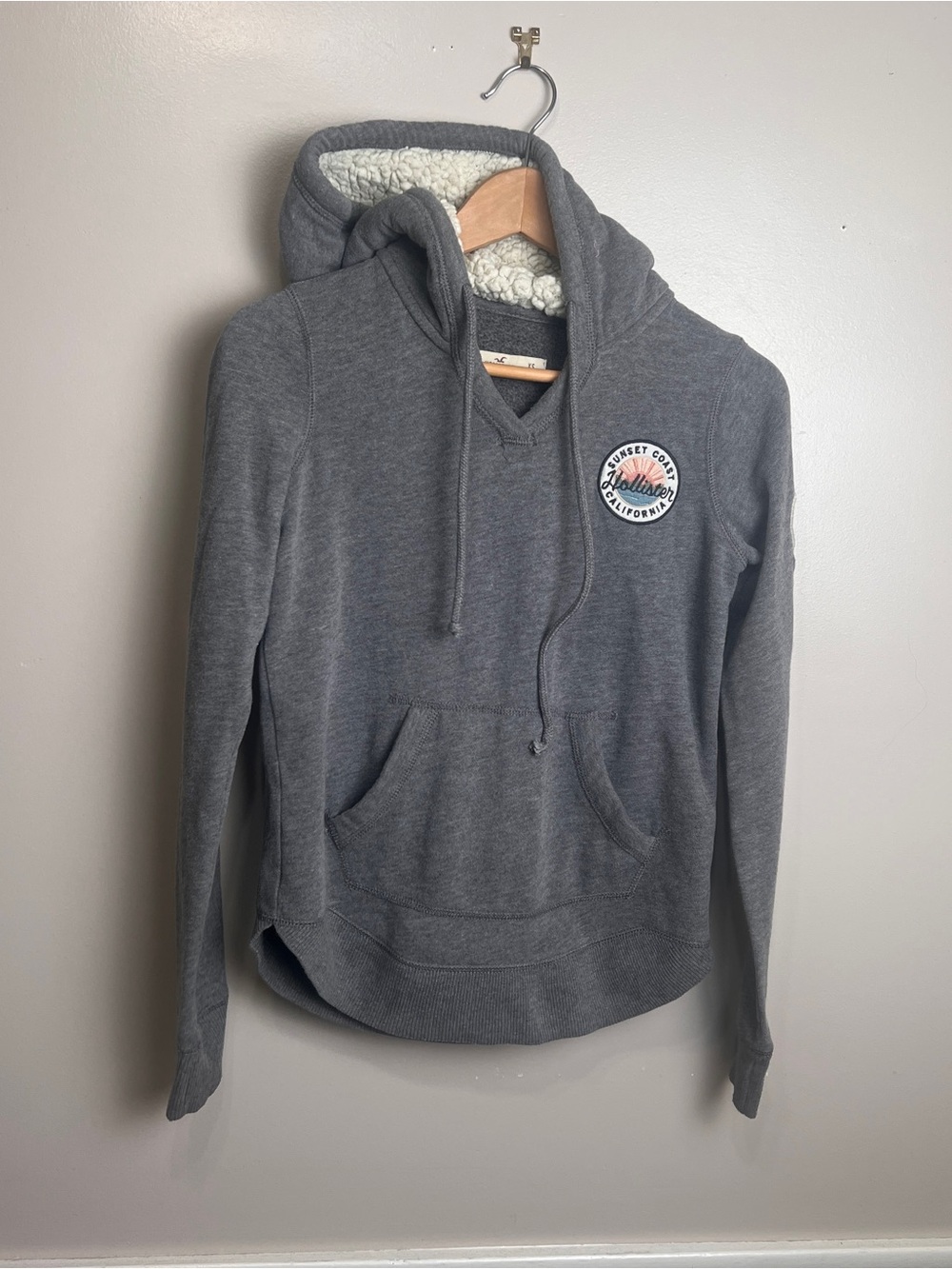 Hollister California Gray Sherpa-Lined Hoodie Size XS, EUC